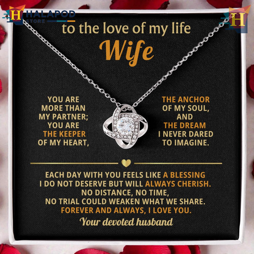 To My Beautiful Wife Sentimental Necklace For Valentine's Day Hold This Close Feel My Love