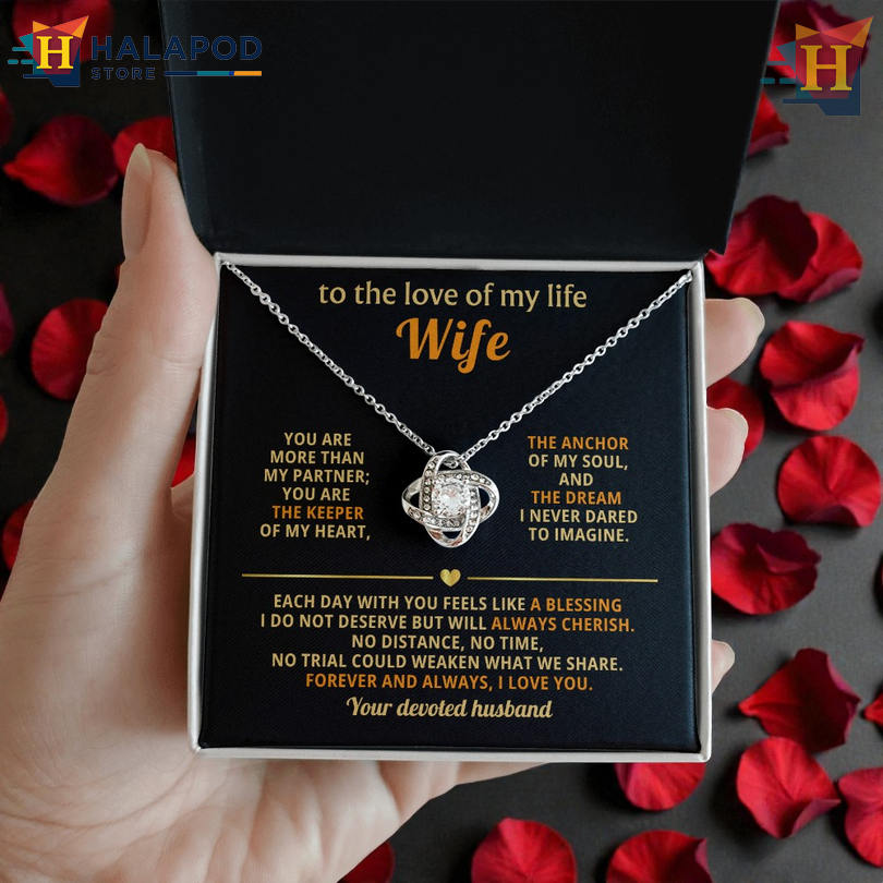 To My Beautiful Wife Sentimental Necklace For Valentine's Day Hold This Close Feel My Love