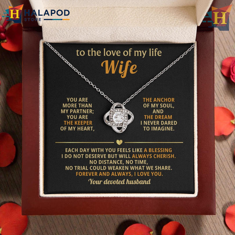 To My Beautiful Wife Sentimental Necklace For Valentine's Day Hold This Close Feel My Love